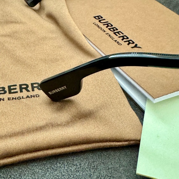 BURBERRY ~ REID GLASSES ~ - Picture 7 of 12